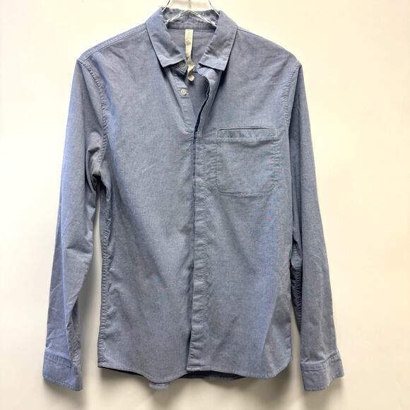 Lululemon Chambray Blue Oxford Button Up Shirt Sz Medium M - Picture 1 of 8